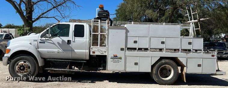 image for item DQ2239 2007 Ford F750 Super Duty  SuperCab utility / service truck