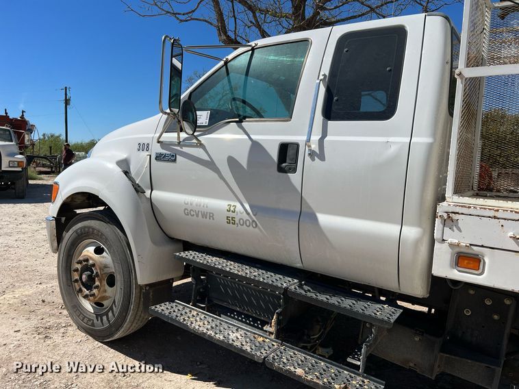 image for item DQ2239 2007 Ford F750 Super Duty  SuperCab utility / service truck