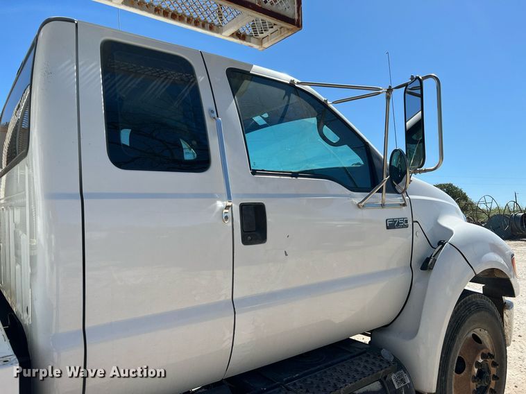 image for item DQ2239 2007 Ford F750 Super Duty  SuperCab utility / service truck