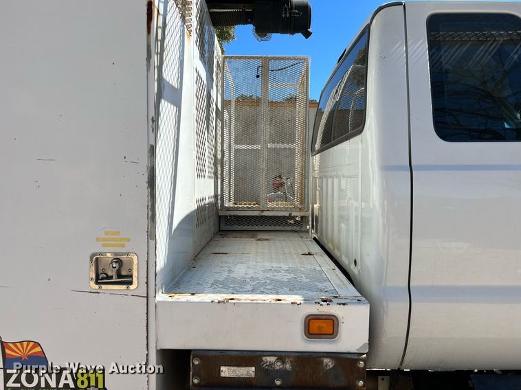 image for item DQ2239 2007 Ford F750 Super Duty  SuperCab utility / service truck