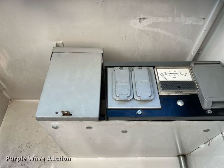 image for item DQ2239 2007 Ford F750 Super Duty  SuperCab utility / service truck