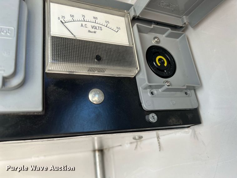 image for item DQ2239 2007 Ford F750 Super Duty  SuperCab utility / service truck