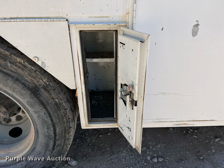 image for item DQ2239 2007 Ford F750 Super Duty  SuperCab utility / service truck