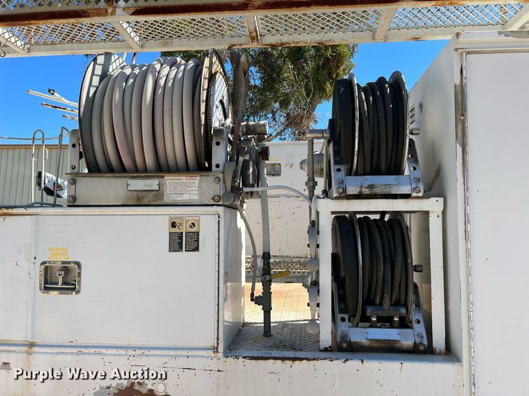 image for item DQ2239 2007 Ford F750 Super Duty  SuperCab utility / service truck