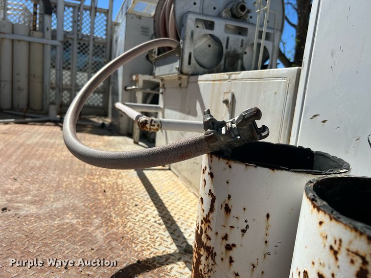 image for item DQ2239 2007 Ford F750 Super Duty  SuperCab utility / service truck