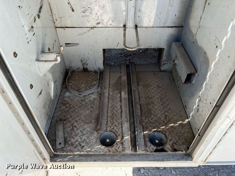 image for item DQ2239 2007 Ford F750 Super Duty  SuperCab utility / service truck