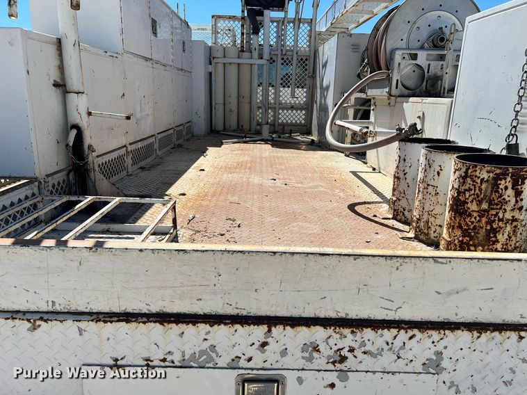 image for item DQ2239 2007 Ford F750 Super Duty  SuperCab utility / service truck