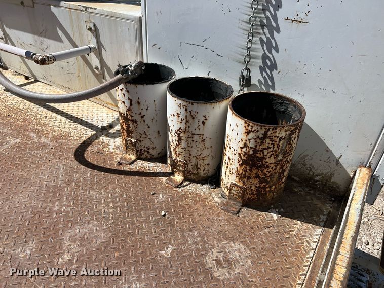 image for item DQ2239 2007 Ford F750 Super Duty  SuperCab utility / service truck