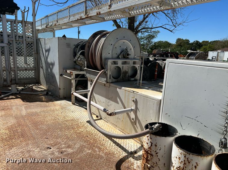 image for item DQ2239 2007 Ford F750 Super Duty  SuperCab utility / service truck