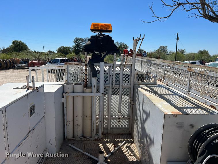 image for item DQ2239 2007 Ford F750 Super Duty  SuperCab utility / service truck