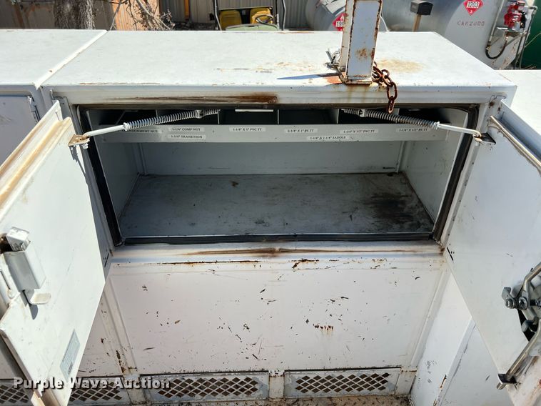 image for item DQ2239 2007 Ford F750 Super Duty  SuperCab utility / service truck