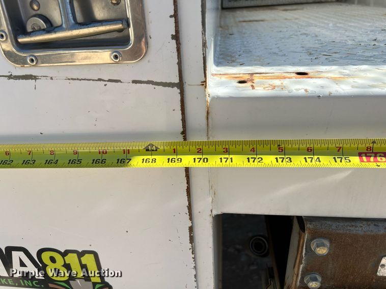 image for item DQ2239 2007 Ford F750 Super Duty  SuperCab utility / service truck