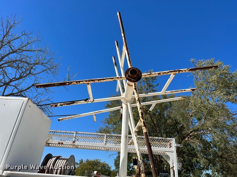 image for item DQ2239 2007 Ford F750 Super Duty  SuperCab utility / service truck