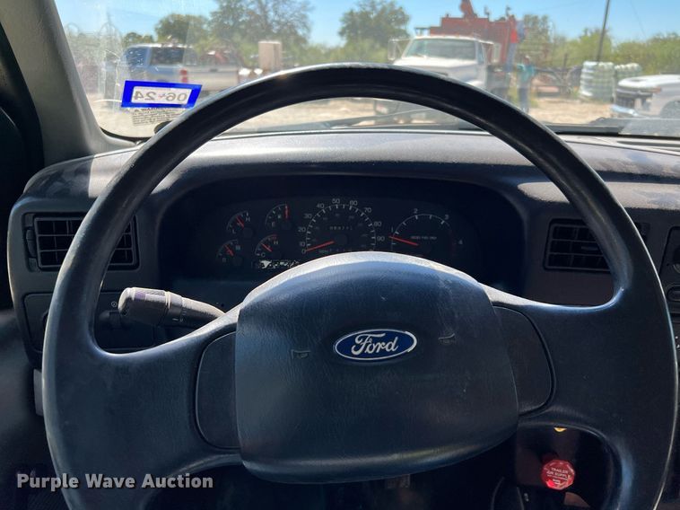 image for item DQ2239 2007 Ford F750 Super Duty  SuperCab utility / service truck