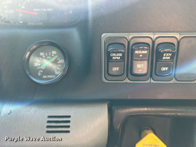 image for item DQ2239 2007 Ford F750 Super Duty  SuperCab utility / service truck