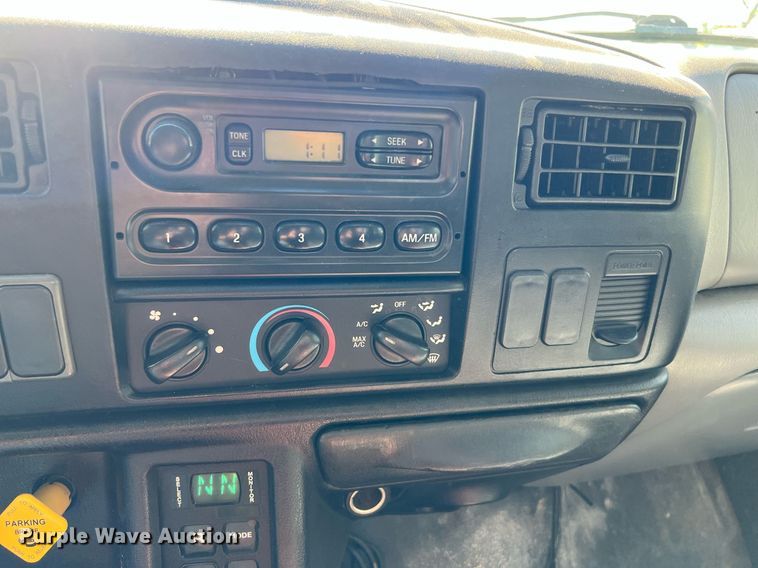 image for item DQ2239 2007 Ford F750 Super Duty  SuperCab utility / service truck