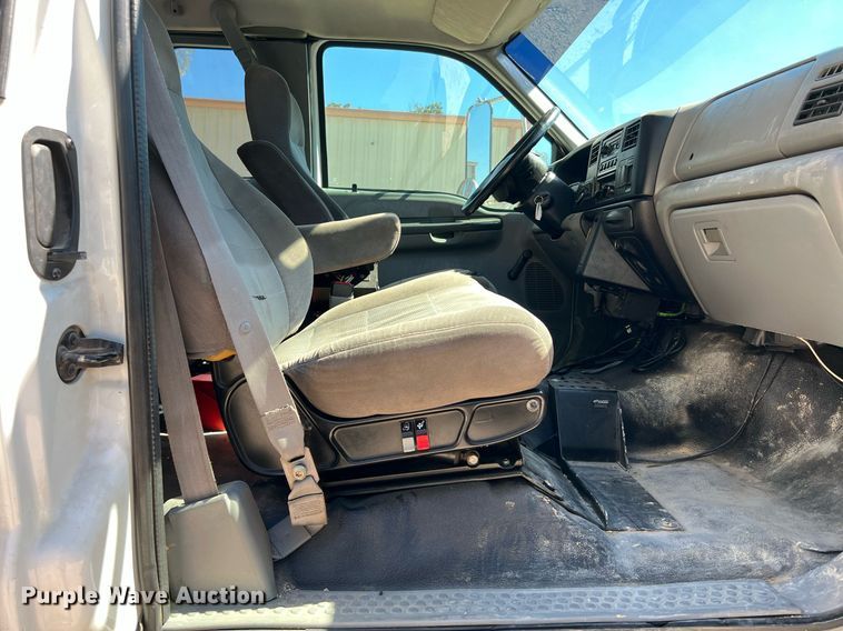 image for item DQ2239 2007 Ford F750 Super Duty  SuperCab utility / service truck