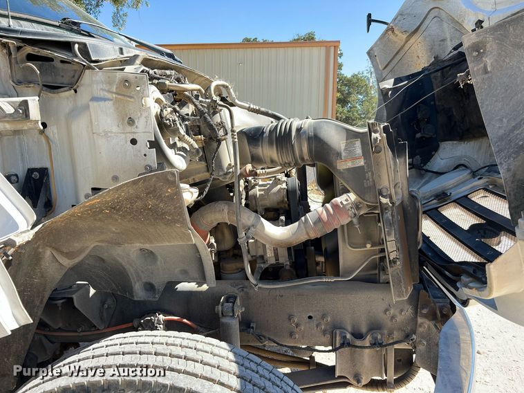 image for item DQ2239 2007 Ford F750 Super Duty  SuperCab utility / service truck