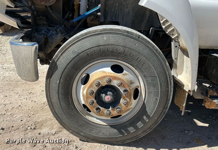 image for item DQ2239 2007 Ford F750 Super Duty  SuperCab utility / service truck