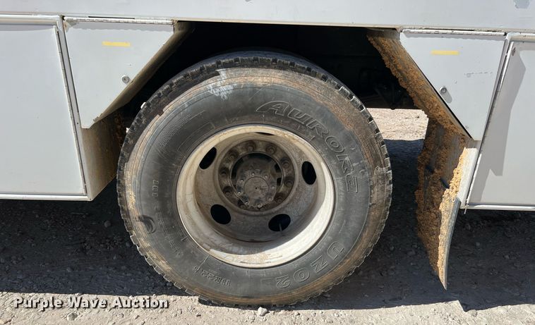 image for item DQ2239 2007 Ford F750 Super Duty  SuperCab utility / service truck