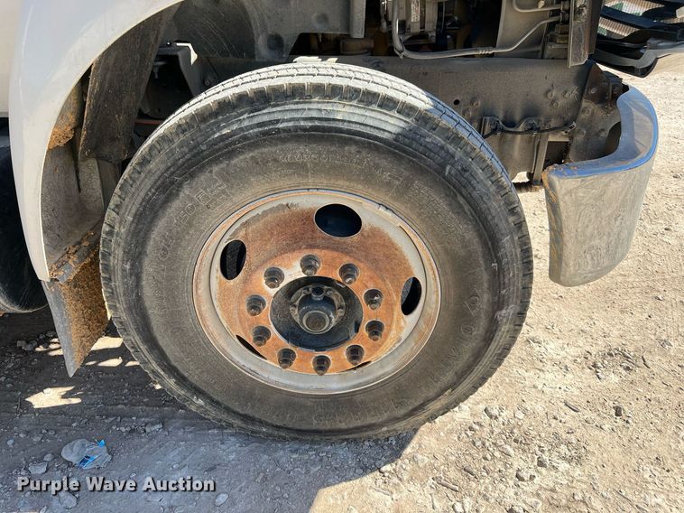 image for item DQ2239 2007 Ford F750 Super Duty  SuperCab utility / service truck