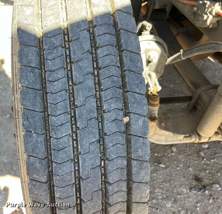 image for item DQ2239 2007 Ford F750 Super Duty  SuperCab utility / service truck