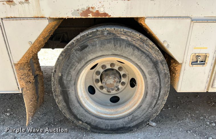 image for item DQ2239 2007 Ford F750 Super Duty  SuperCab utility / service truck