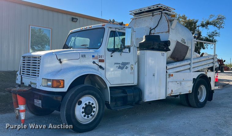 image for item DQ2241 1992 International 4900  sewer rodder truck