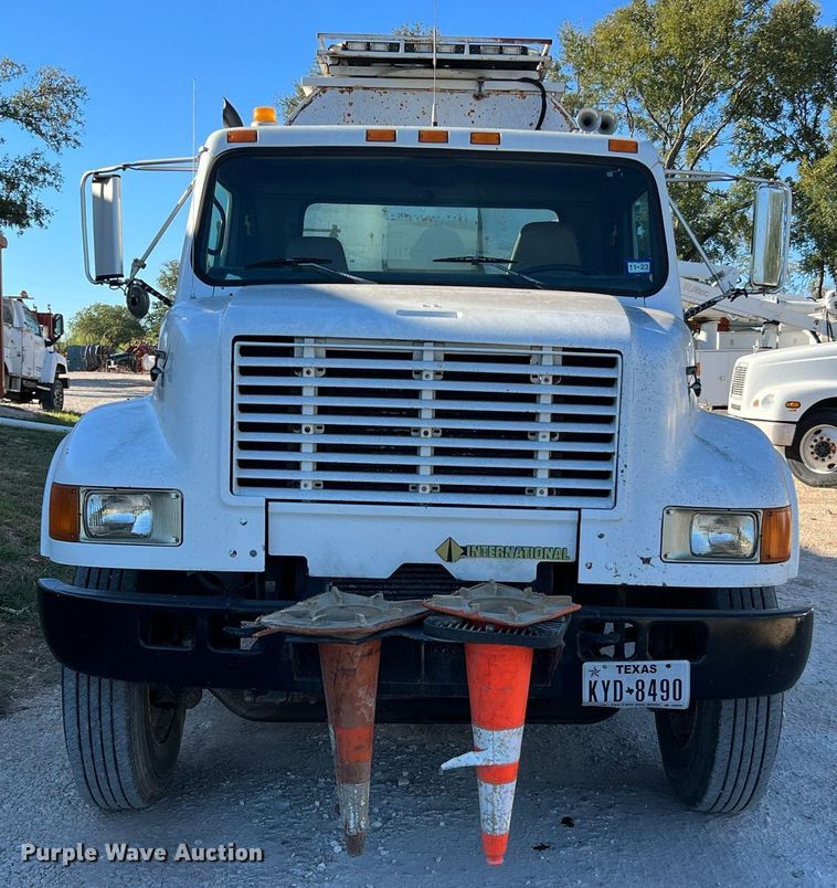 image for item DQ2241 1992 International 4900  sewer rodder truck
