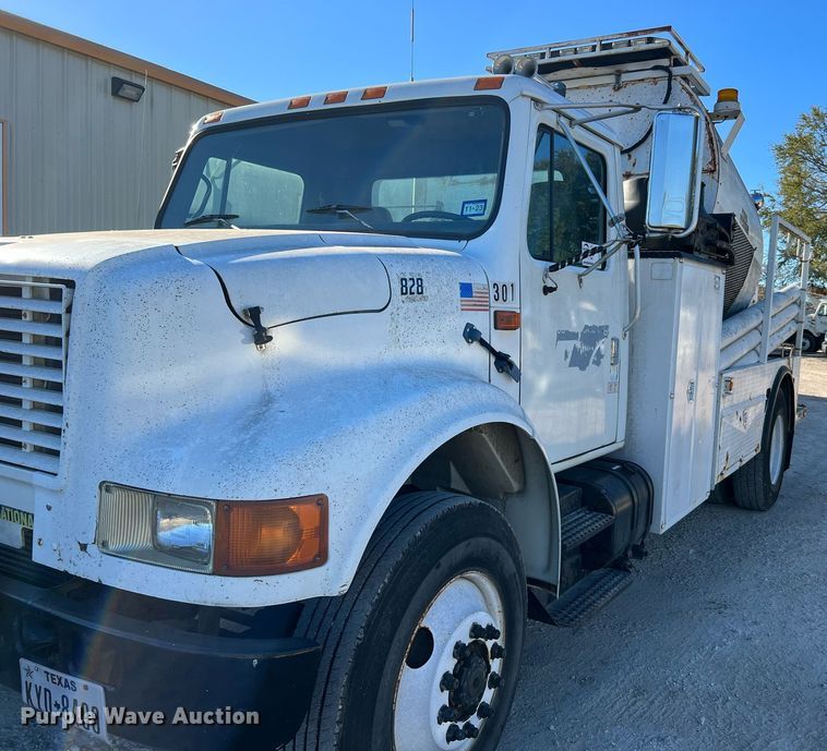 image for item DQ2241 1992 International 4900  sewer rodder truck