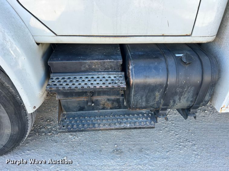 image for item DQ2241 1992 International 4900  sewer rodder truck