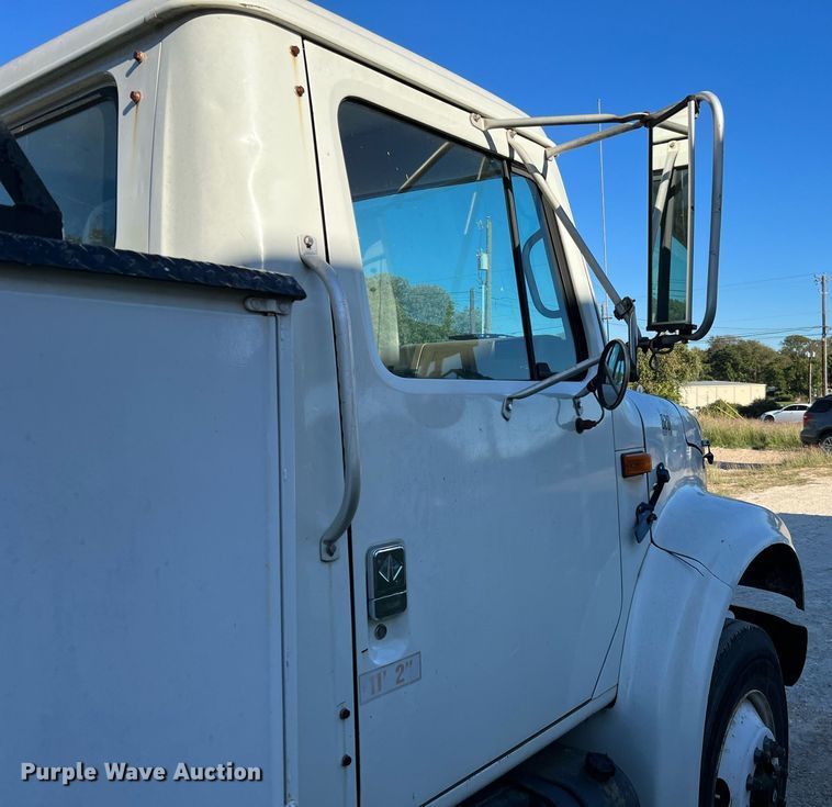 image for item DQ2241 1992 International 4900  sewer rodder truck