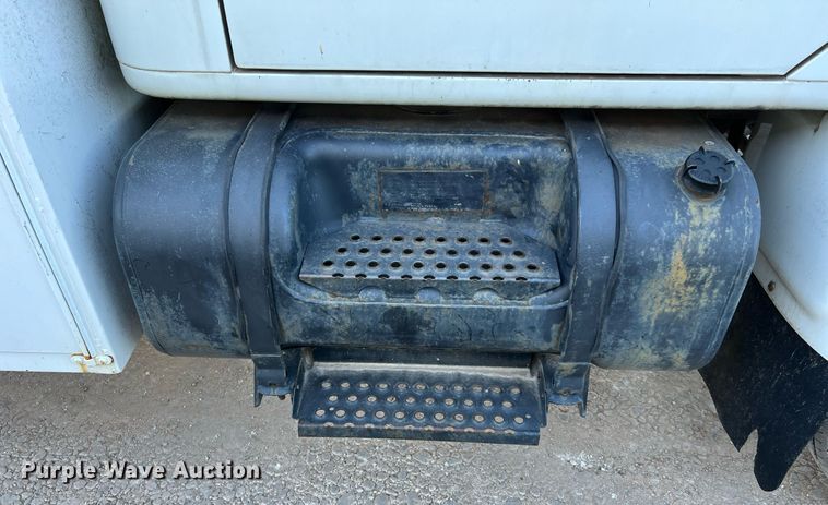 image for item DQ2241 1992 International 4900  sewer rodder truck