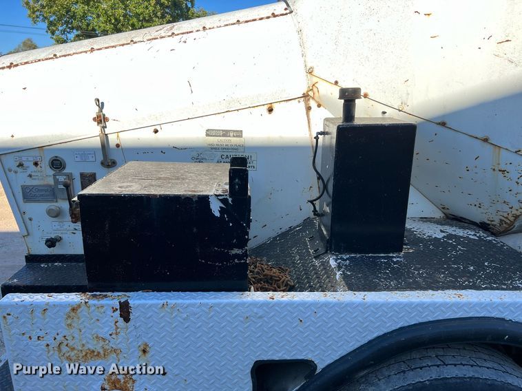 image for item DQ2241 1992 International 4900  sewer rodder truck