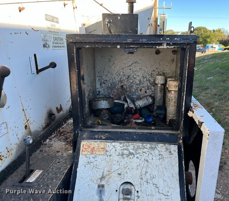 image for item DQ2241 1992 International 4900  sewer rodder truck