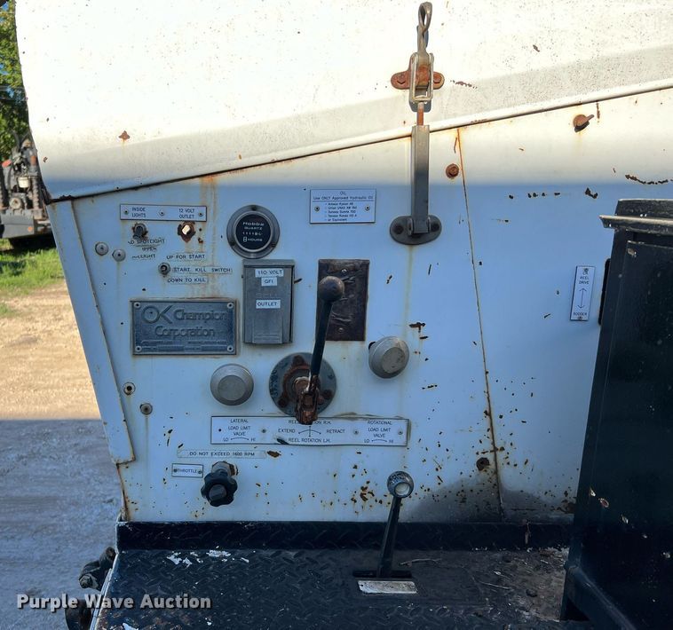 image for item DQ2241 1992 International 4900  sewer rodder truck