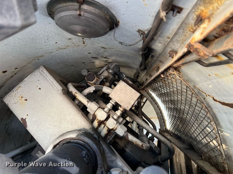 image for item DQ2241 1992 International 4900  sewer rodder truck