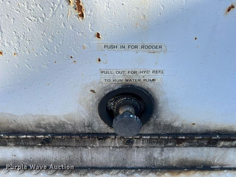 image for item DQ2241 1992 International 4900  sewer rodder truck