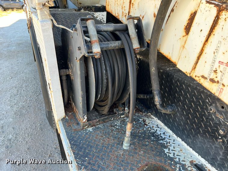 image for item DQ2241 1992 International 4900  sewer rodder truck