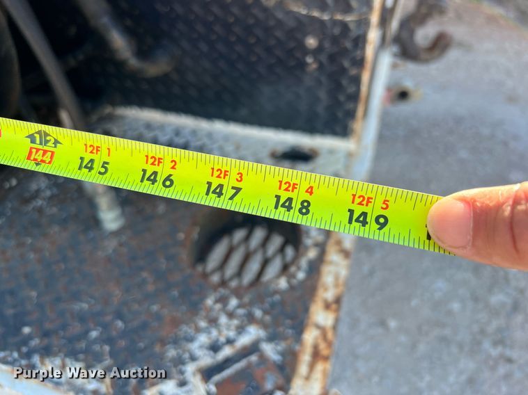 image for item DQ2241 1992 International 4900  sewer rodder truck