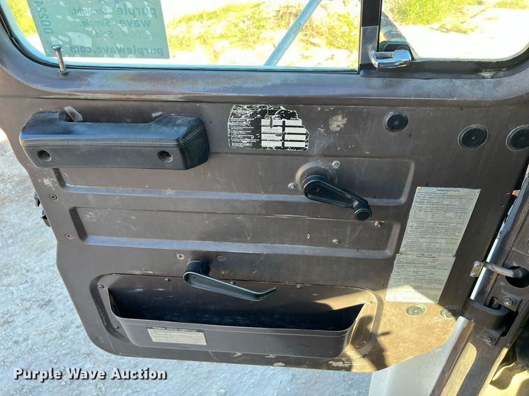 image for item DQ2241 1992 International 4900  sewer rodder truck