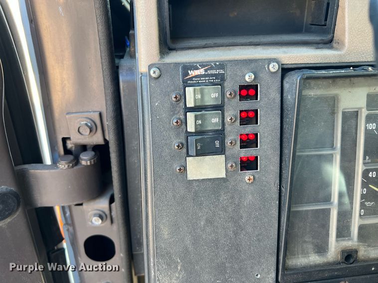 image for item DQ2241 1992 International 4900  sewer rodder truck