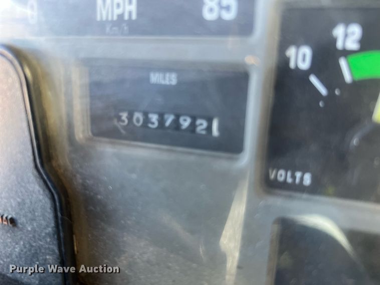 image for item DQ2241 1992 International 4900  sewer rodder truck