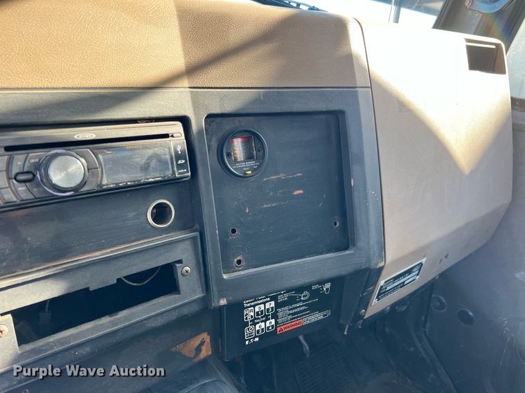 image for item DQ2241 1992 International 4900  sewer rodder truck