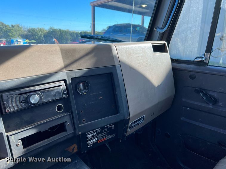 image for item DQ2241 1992 International 4900  sewer rodder truck