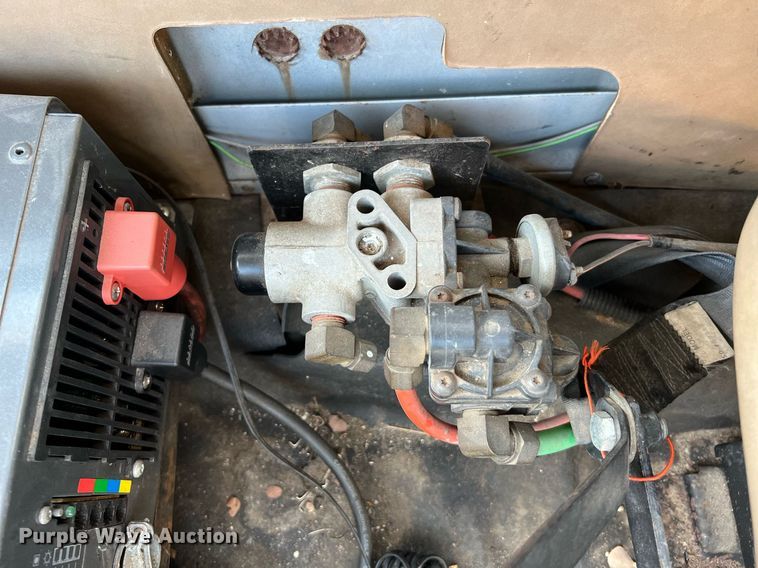 image for item DQ2241 1992 International 4900  sewer rodder truck