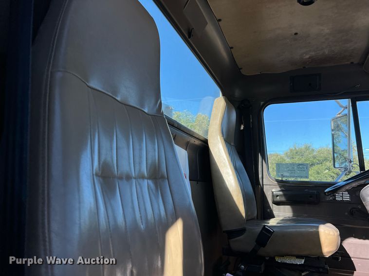 image for item DQ2241 1992 International 4900  sewer rodder truck