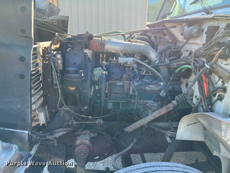 image for item DQ2241 1992 International 4900  sewer rodder truck