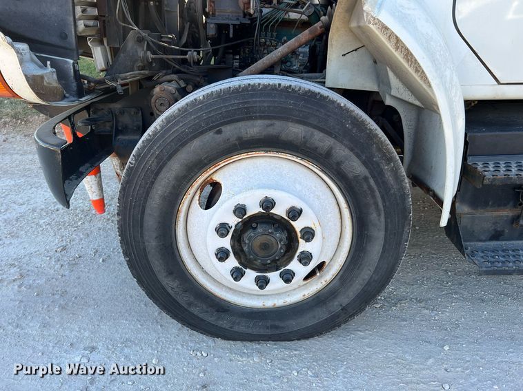 image for item DQ2241 1992 International 4900  sewer rodder truck