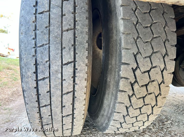 image for item DQ2241 1992 International 4900  sewer rodder truck